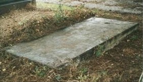 Cuthbert Ottaway's grave in 2006